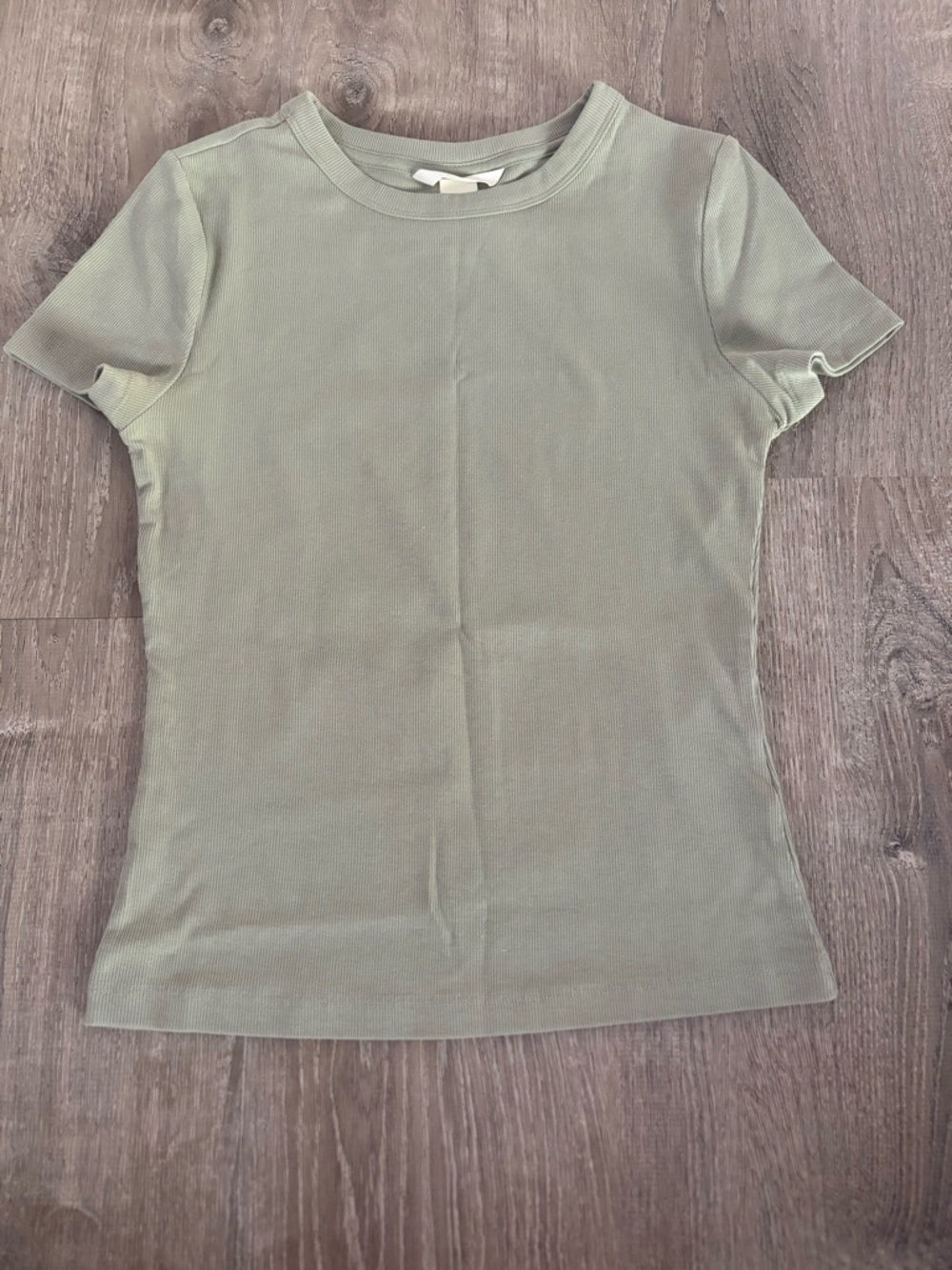 H&M. Classic Ribbed Crewneck Tee - Sage Green.